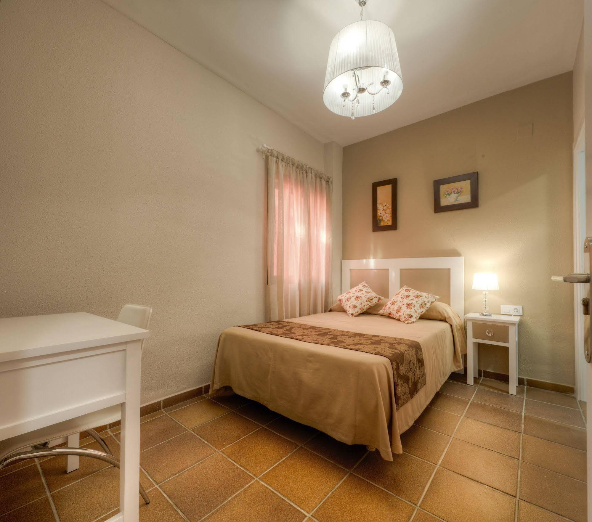 Hotel Dona Lina Seville Ngoại thất bức ảnh