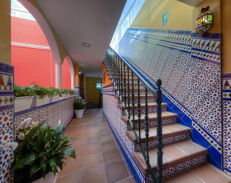 Hotel Dona Lina Seville Ngoại thất bức ảnh