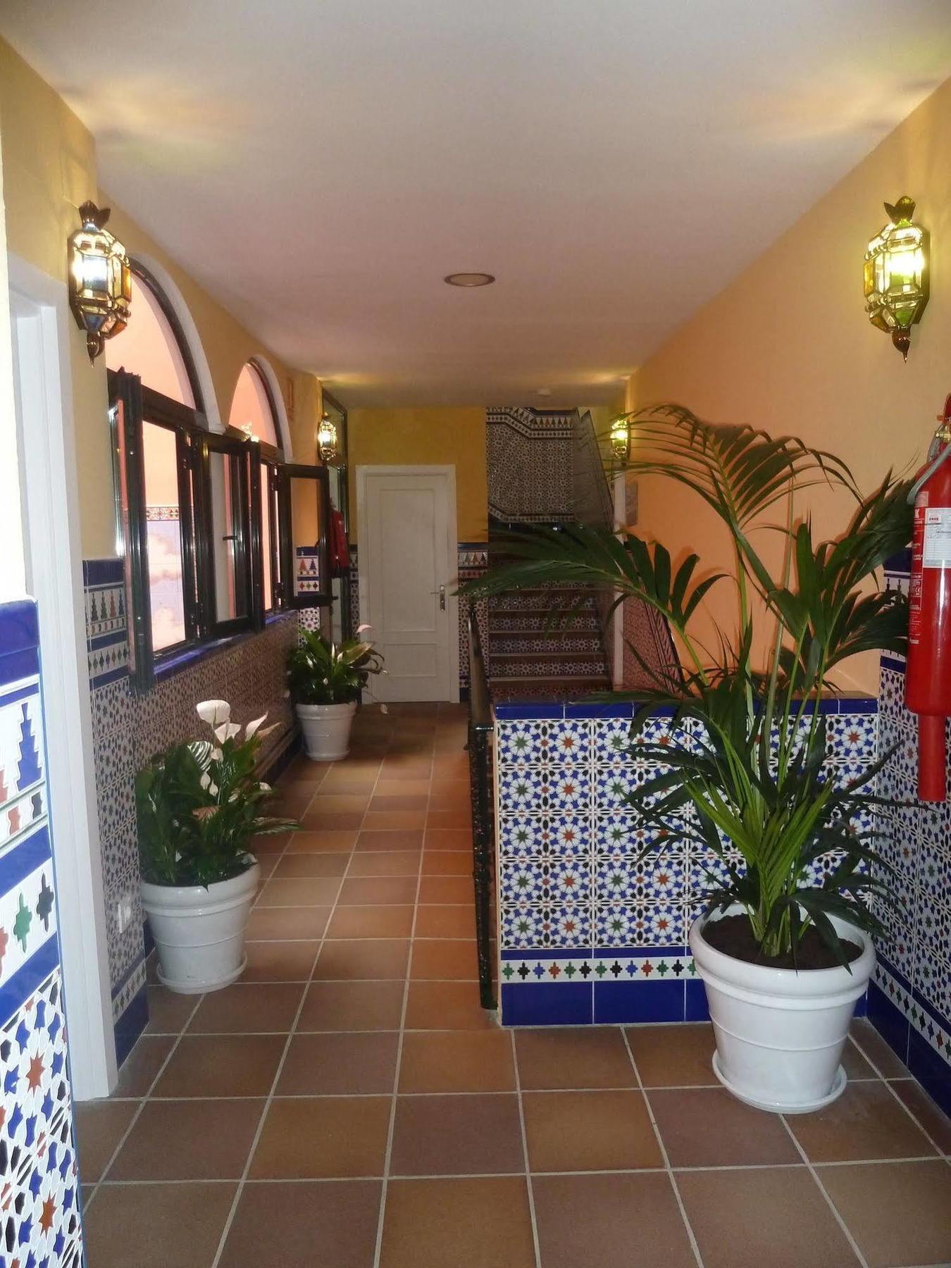Hotel Dona Lina Seville Ngoại thất bức ảnh